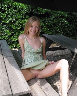 Ilyana massage sensuel Audenge, 33